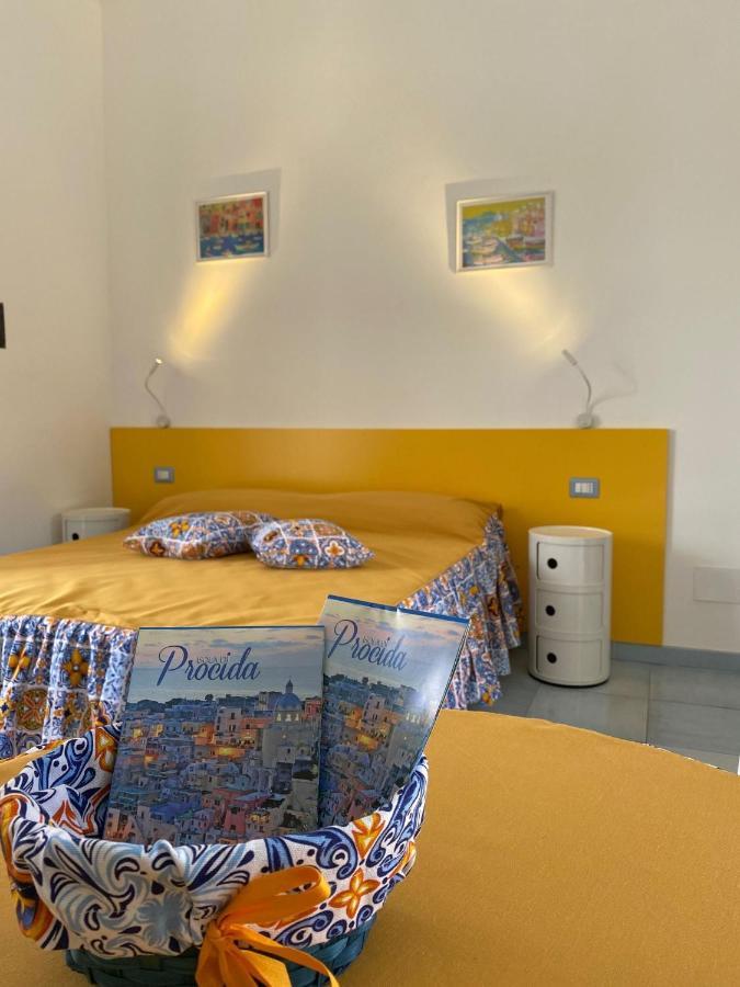 Tuttiacasaditeresa Rooms Procida Exterior photo